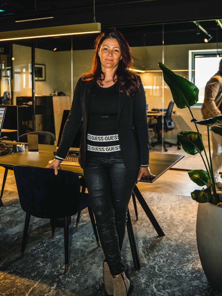 Elena Middelhoek logo